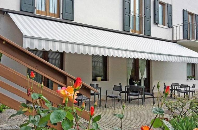 Hotel Garni Delle Rose Ceniga Εξωτερικό φωτογραφία