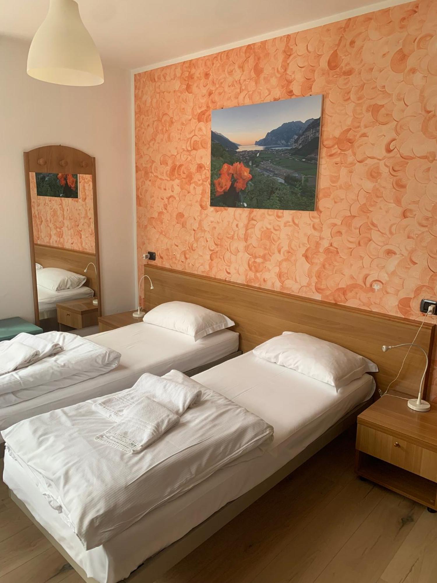 Hotel Garni Delle Rose Ceniga Εξωτερικό φωτογραφία