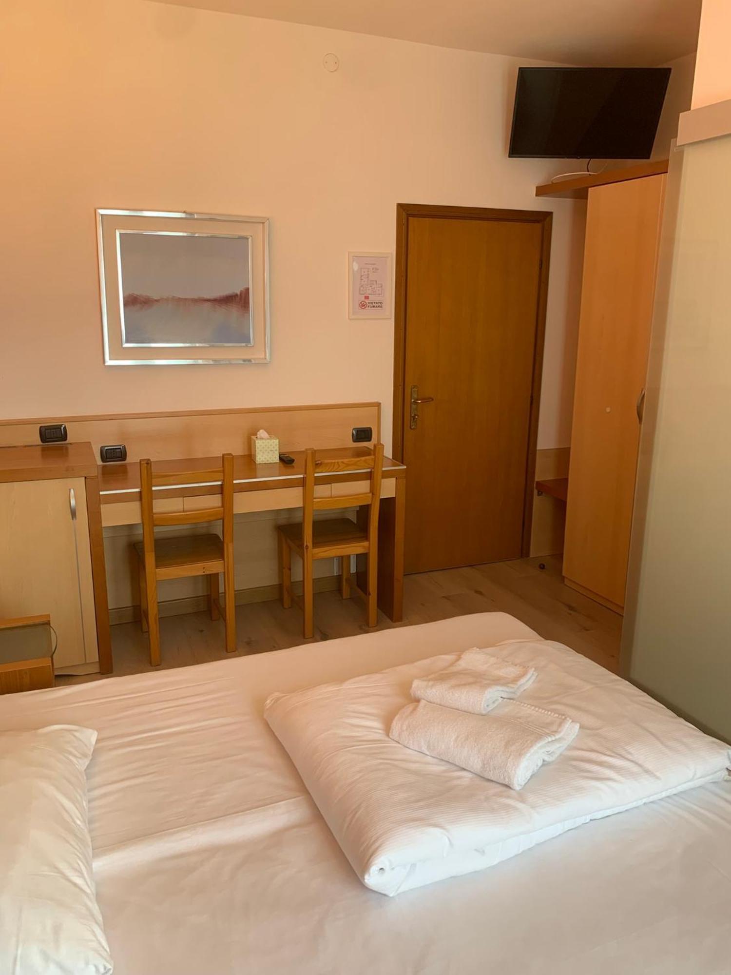 Hotel Garni Delle Rose Ceniga Εξωτερικό φωτογραφία